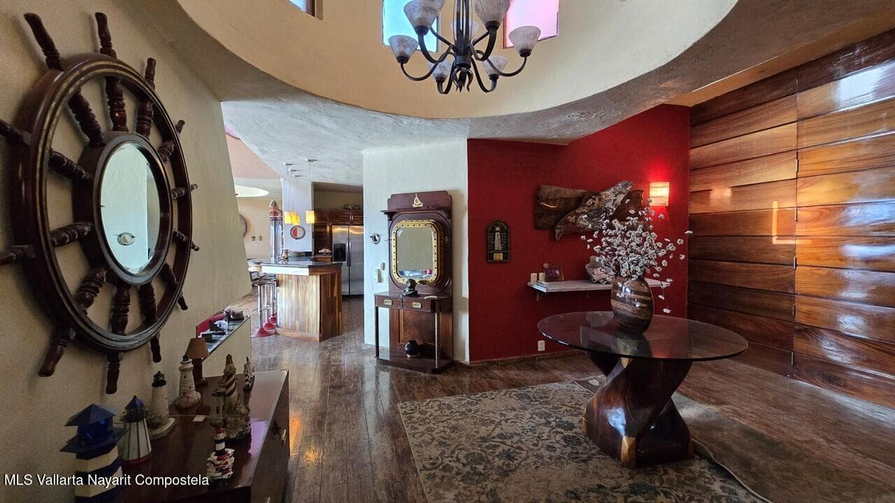 Penthouse Royal Pacific 2