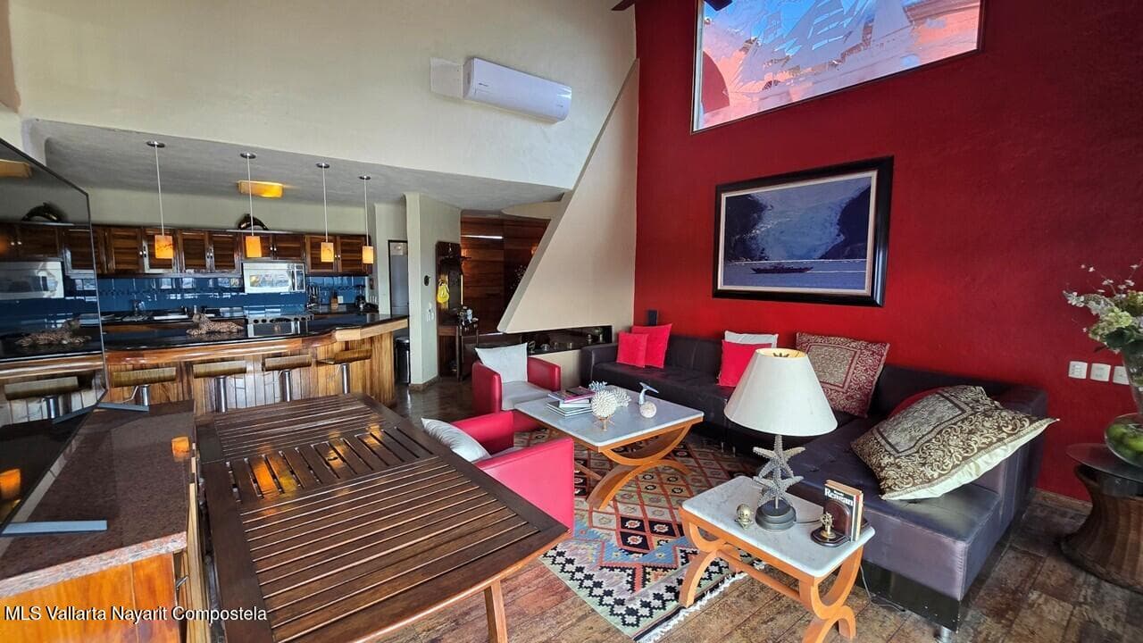 Penthouse Royal Pacific 3