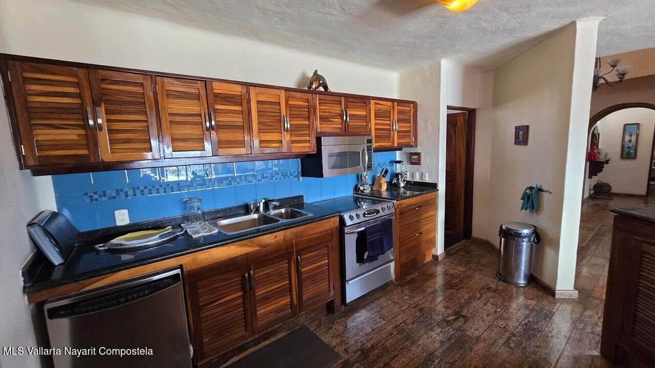 Penthouse Royal Pacific 7