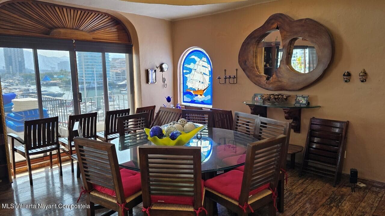 Penthouse Royal Pacific 8