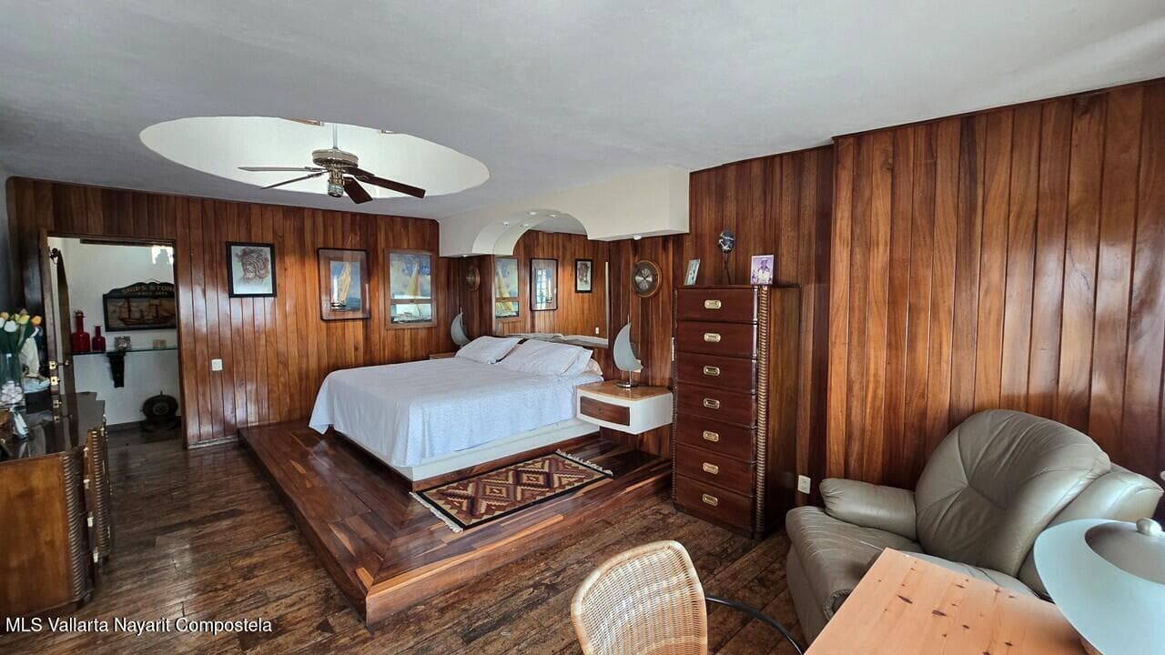 Penthouse Royal Pacific 16