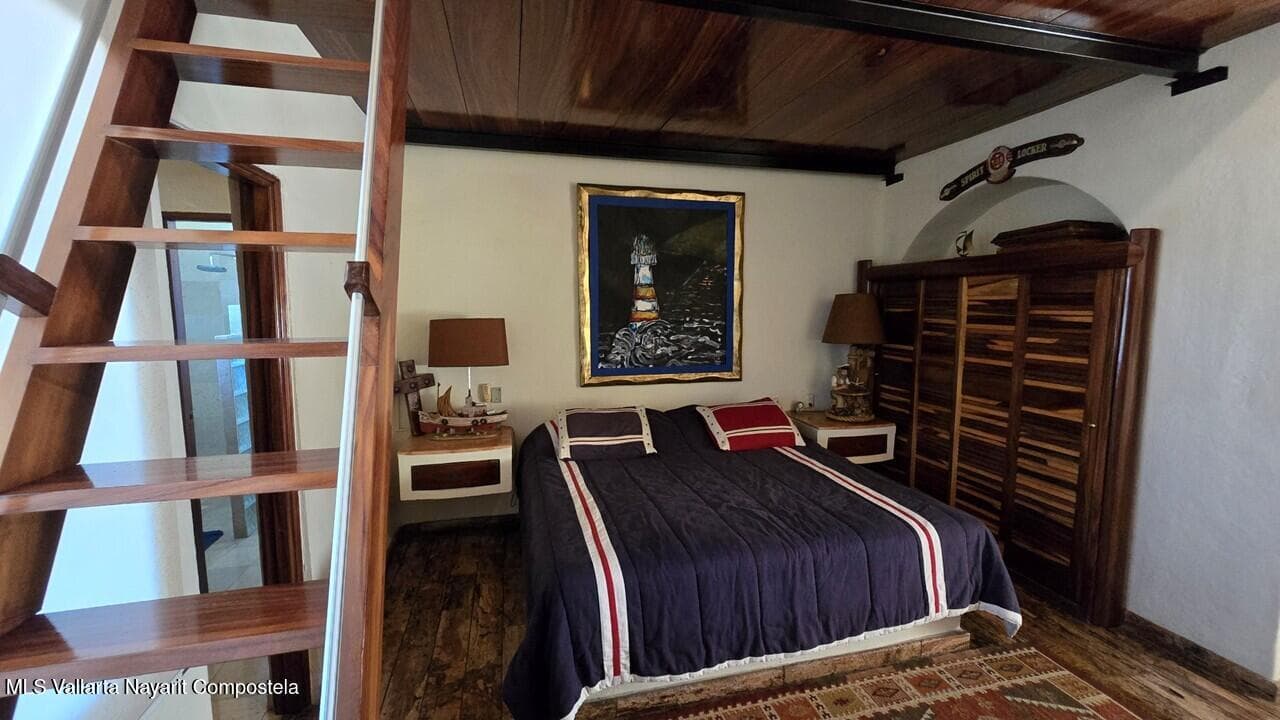 Penthouse Royal Pacific 19