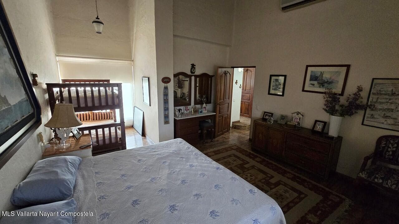 Penthouse Royal Pacific 22