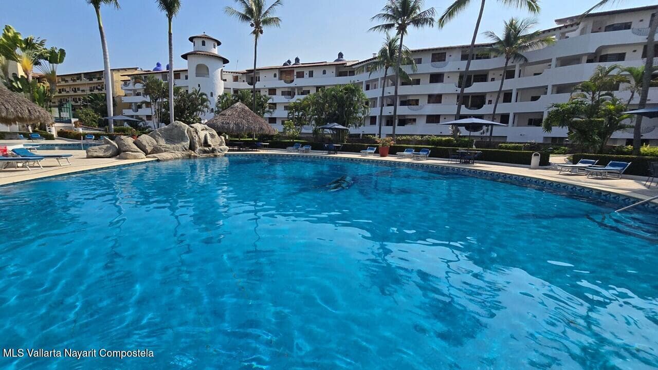 Penthouse Royal Pacific 25