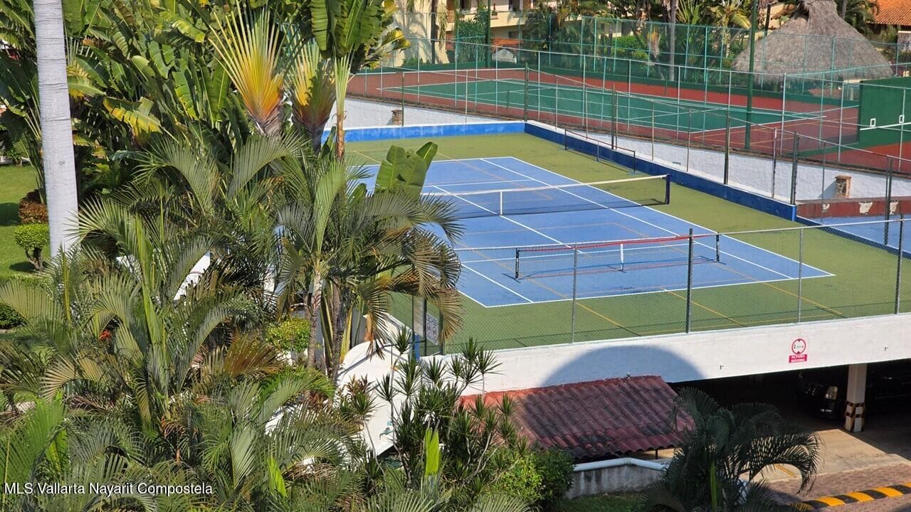 Penthouse Royal Pacific 28